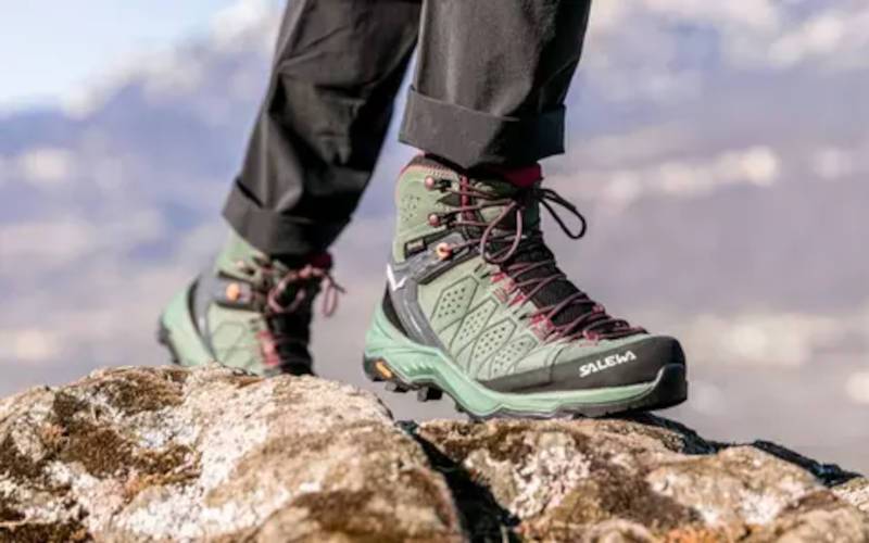 ভারতে শীতকালীন ট্রেকিংয়ের প্রস্তুতি: একটি সম্পূর্ণ গাইড 5 ট্রেকিং জুতো