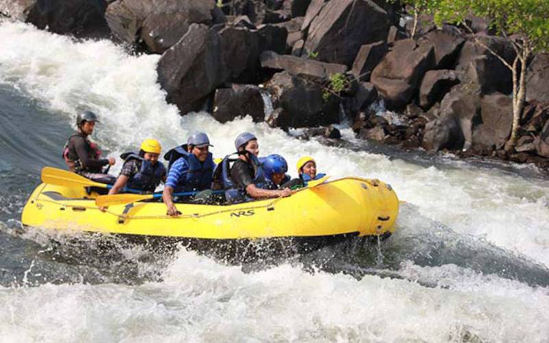 কুন্ডলিকা নদীতে রাফটিং - কোলাদ, মহারাষ্ট্র