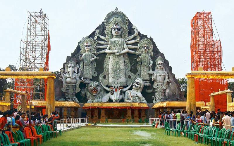দূর্গাপূজায় কলকাতা ভ্রমণ: এক অপূর্ব অভিজ্ঞতা 3 থিম প্যান্ডেল এবং প্রতিমা দর্শন