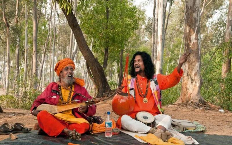 স্লো ট্রাভেল: ধীরে ভ্রমণ করার গাইড—কেন এবং কীভাবে এই ট্রাভেল ফর্ম আরও জনপ্রিয় হচ্ছে 7 শান্তিনিকেতন ও বাউল