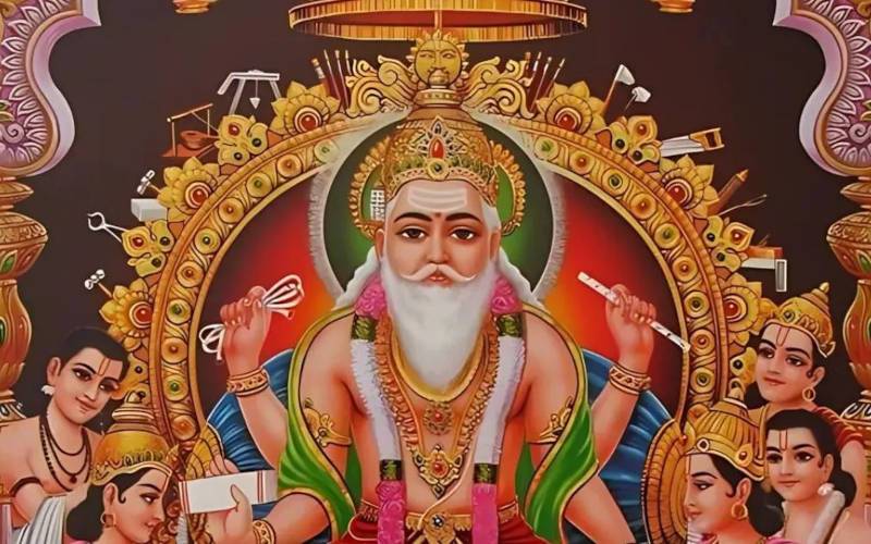 বর্ষার পূর্ব ভারত: উৎসবের রঙে ভেজা এক অনন্য যাত্রা 6 বিশ্বকর্মা পূজা