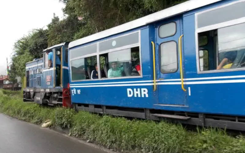 kolkata darjeeling train 1