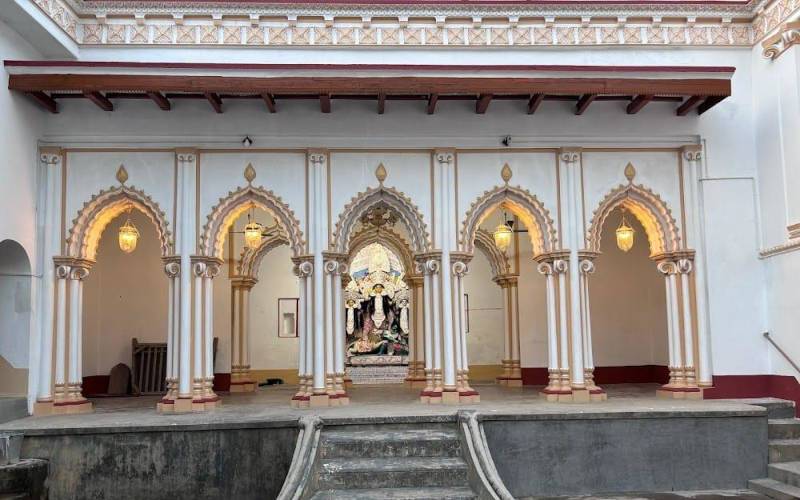 আমাদপুর চৌধুরী বাড়ির দুর্গাপুজো